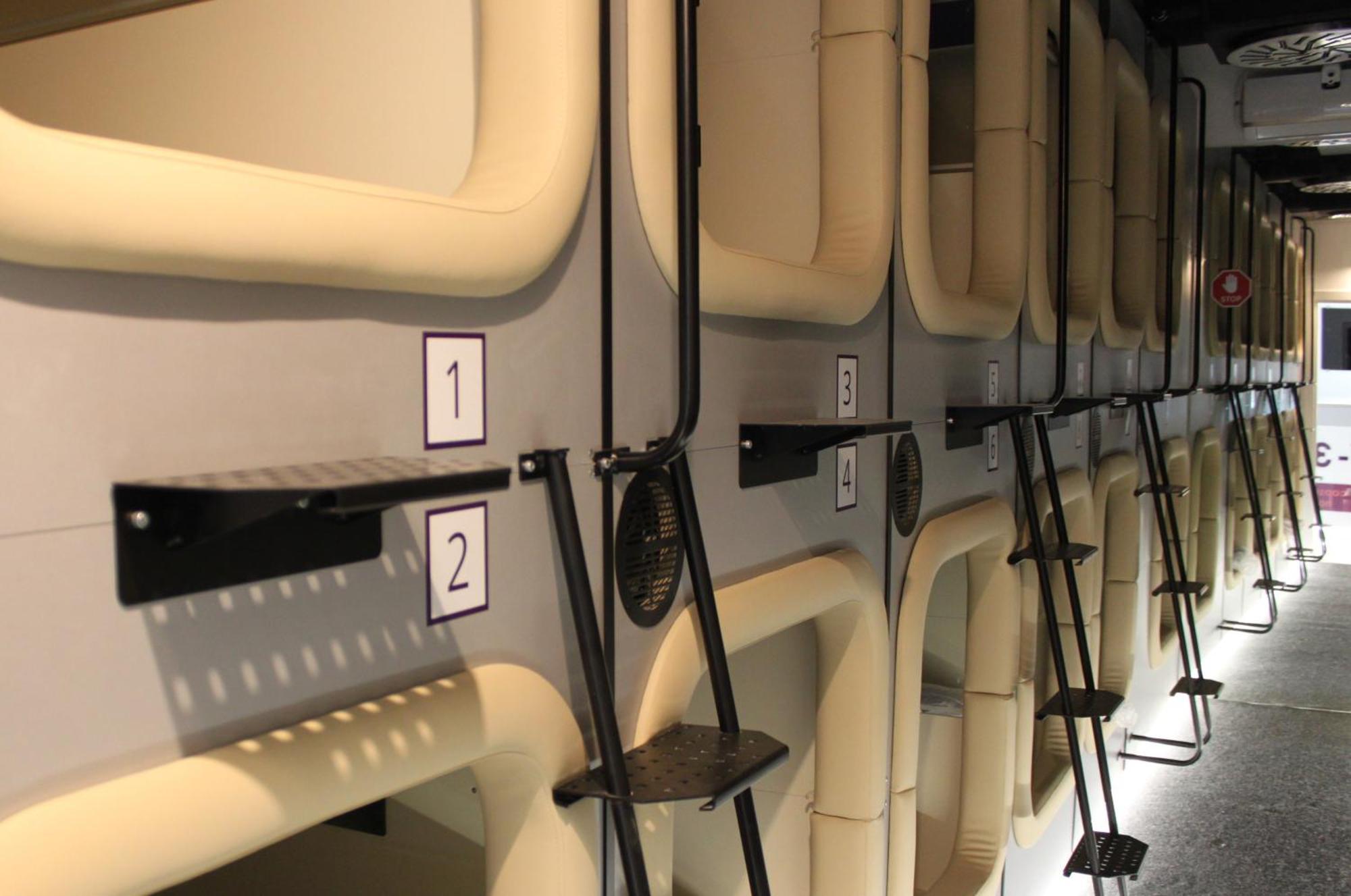 Av-3 Capsule Hotel เคียฟ ภายนอก รูปภาพ